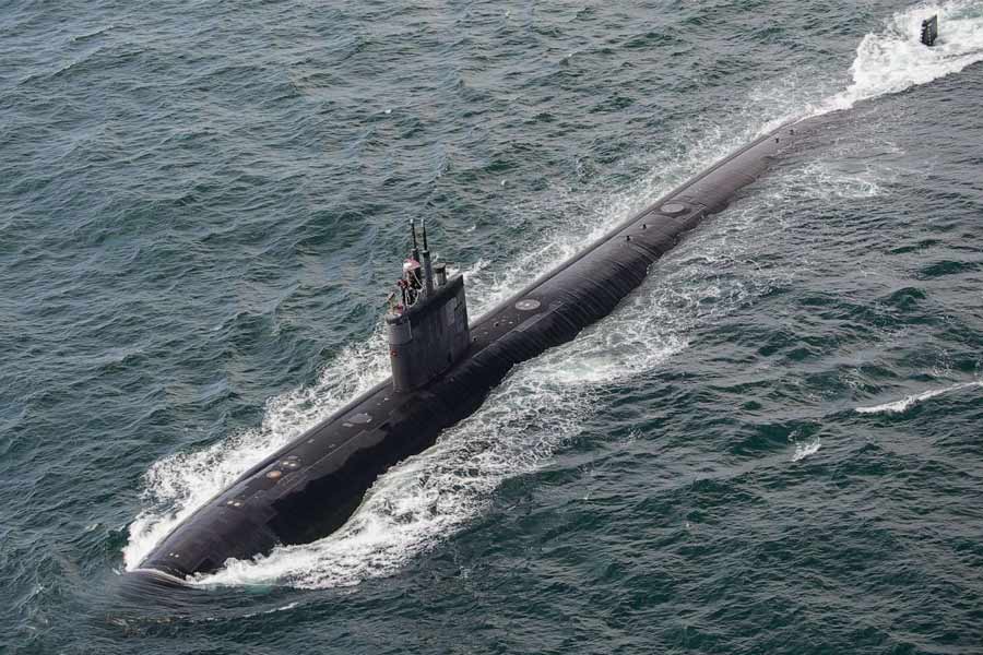 US Russia submarines play cat and mouse game in Cuba