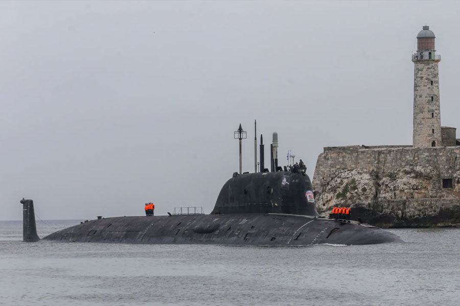 US Russia submarines play cat and mouse game in Cuba