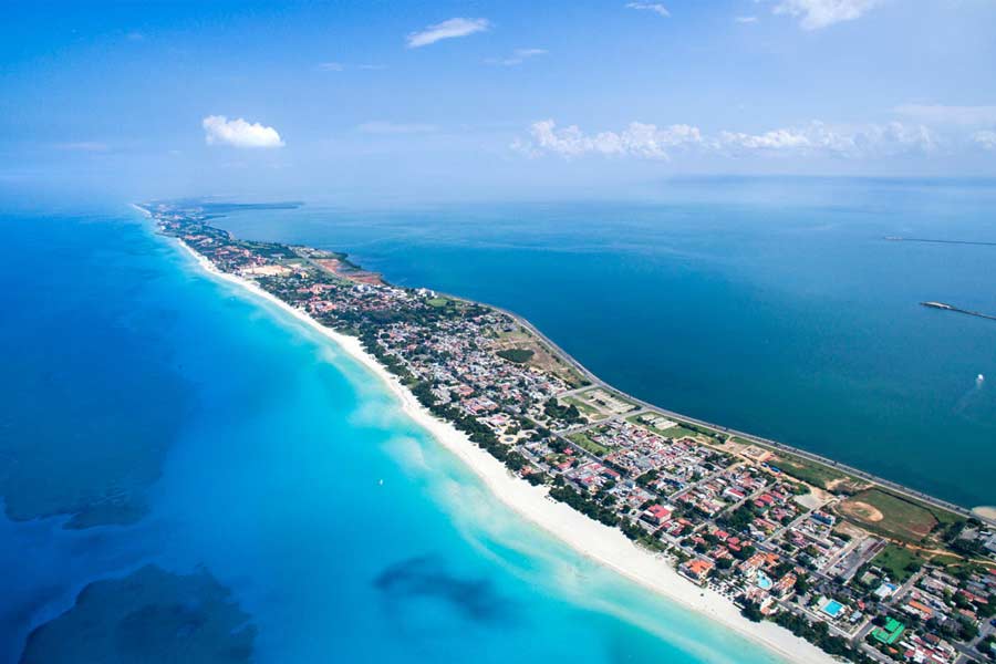 US Russia submarines play cat and mouse game in Cuba