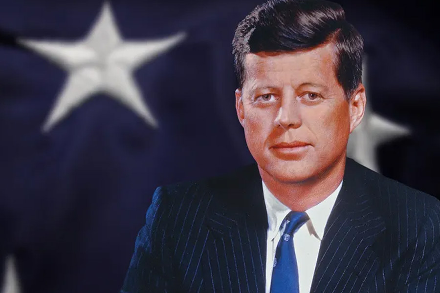 US Russia submarines play cat and mouse game in Cuba