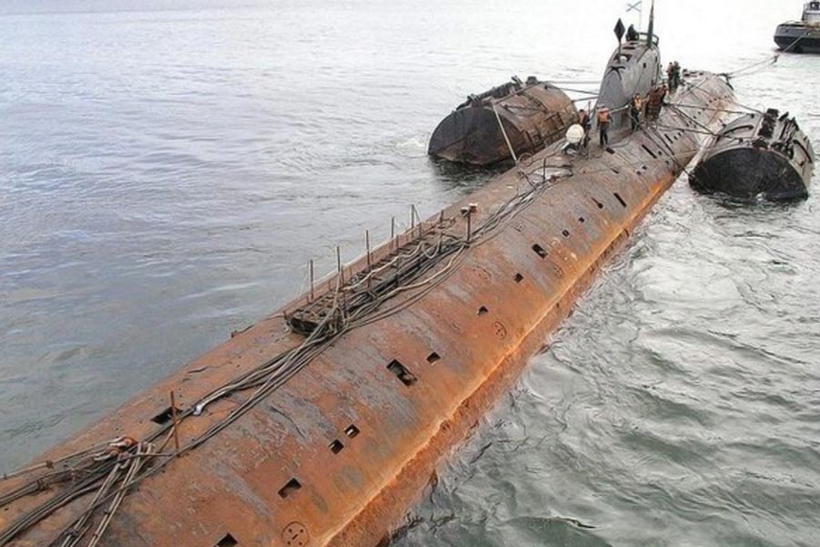 US Russia submarines play cat and mouse game in Cuba