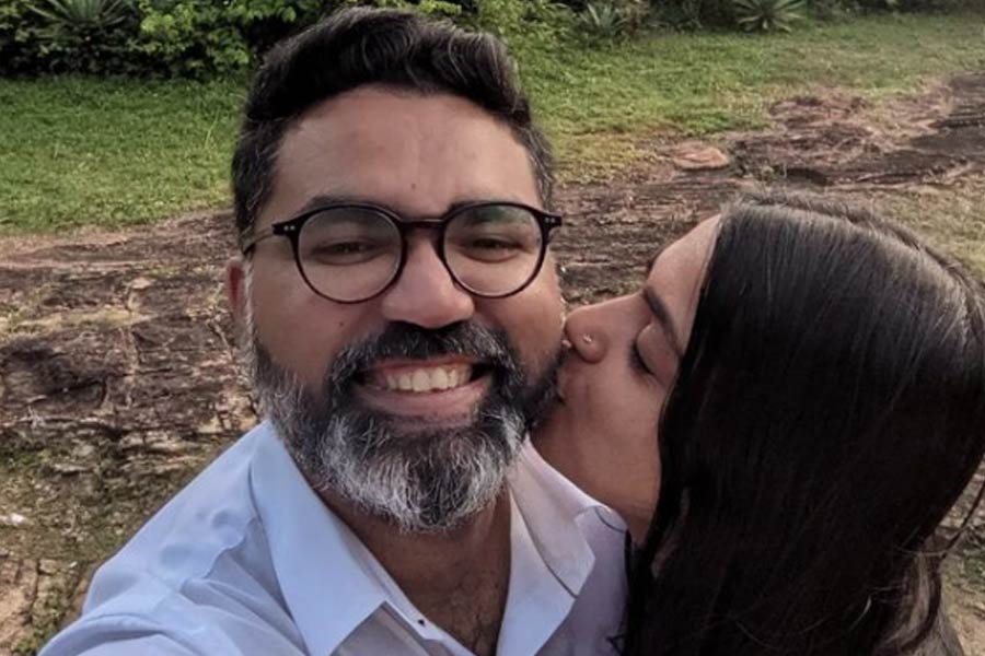 তবে এটি শুধুই জোসেফের দৈনিক আয়। এর সঙ্গে যুক্ত হয় আয়কর এবং যাতায়াত, খাওয়াদাওয়া বাবদ অর্থ।