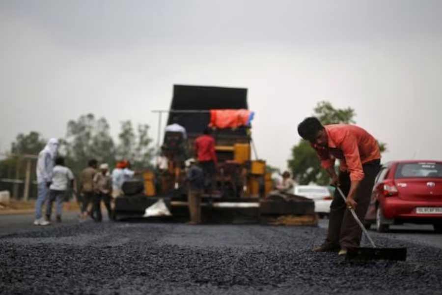 ‘ইন্ডিয়া রেটিংস অ্যান্ড রিসার্চ’ নামের অন্য একটি সংস্থার পর্যবেক্ষণ, ২০২৫ অর্থবর্ষের মধ্যে ১১,২৫০ কিলোমিটারের বেশি জাতীয় সড়ক সম্প্রসারণ করতে পারবে না এনএইচএআই।
