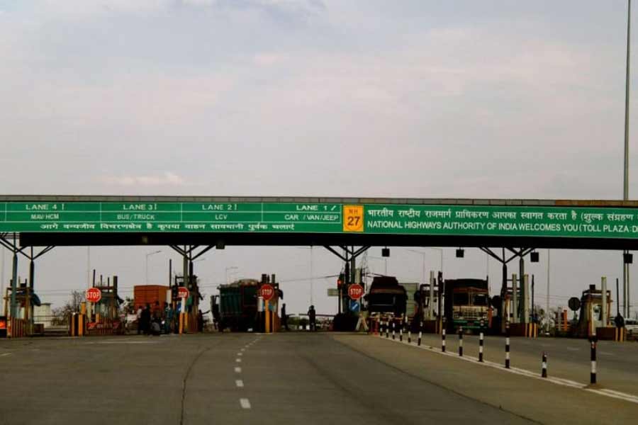 এখনও পর্যন্ত এনএইচএআই-এর তরফে এ বিষয়ে সরকারি ভাবে কোনও ব্যাখ্যা দেওয়া হয়নি। তবে কেন্দ্রীয় সূত্রে জানা গিয়েছে, তাদের ঋণ কমাতে উদ্যোগী হচ্ছে সরকারও।