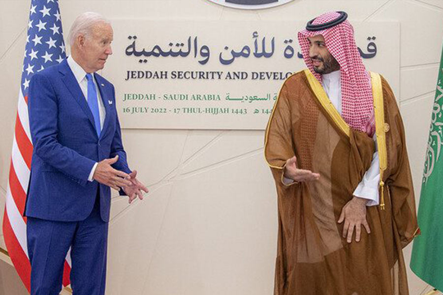 দীর্ঘ ৫০ বছর ধরে আমেরিকার সঙ্গে পেট্রোডলারের চুক্তিতে আবদ্ধ ছিল সৌদি আরব। এই চুক্তি দুই দেশের অর্থনীতি এবং সামরিক শক্তিকে অনেকাংশে নিয়ন্ত্রণ করত।