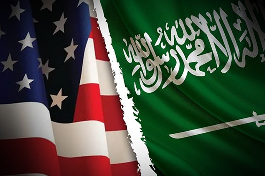 এই সঙ্কট থেকে মুক্তি পেতে সৌদি আরবের সঙ্গে পেট্রোডলার চুক্তি স্বাক্ষর করেছিল ওয়াশিংটন। চুক্তির শর্ত অনুযায়ী, সৌদির কাছ থেকে তেল কিনবে আমেরিকা। পরিবর্তে সৌদিকে তারা সামরিক সহায়তা দেবে।