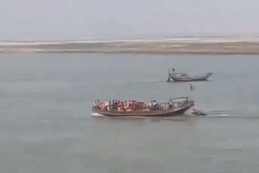 6 missing after boat carrying pilgrims sinks in Ganga in Bihar