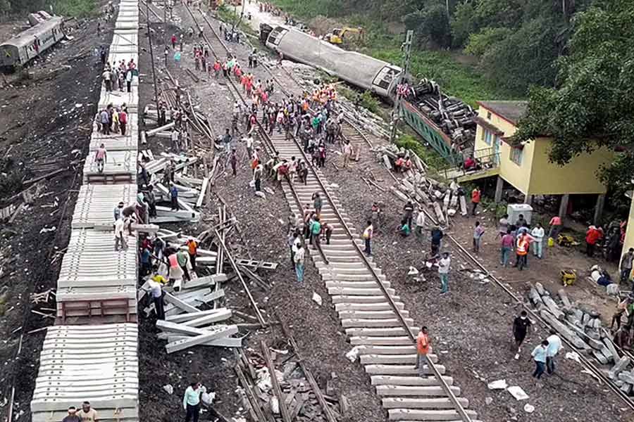 Major Railway Incidents in India in the last 4 years including Kanchanjunga Express tragedy and their causes