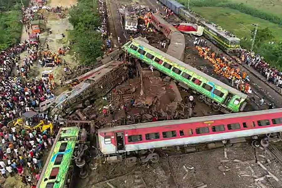 Major Railway Incidents in India in the last 4 years including Kanchanjunga Express tragedy and their causes