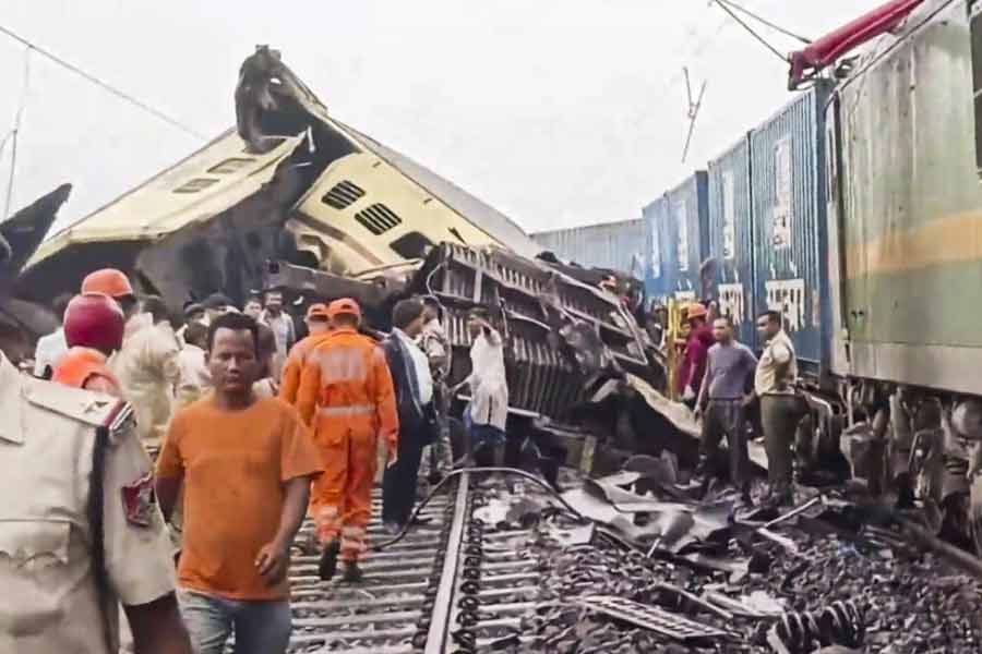 Major Railway Incidents in India in the last 4 years including Kanchanjunga Express tragedy and their causes