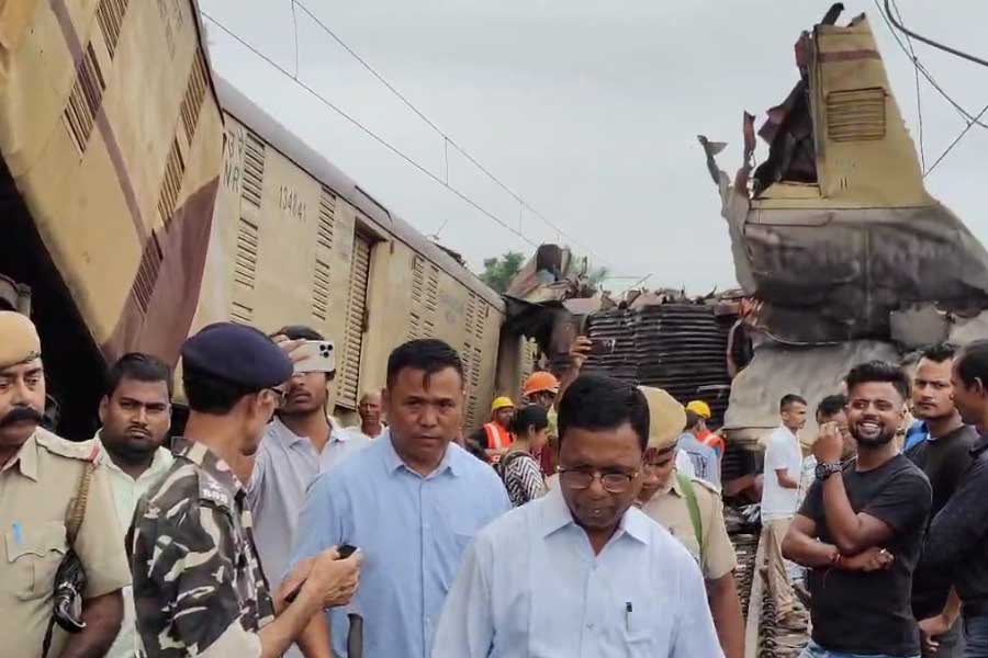 How to deal with emergency situation following Kanchenjunga Express and goods Train Collision, Psychological impact on passengers