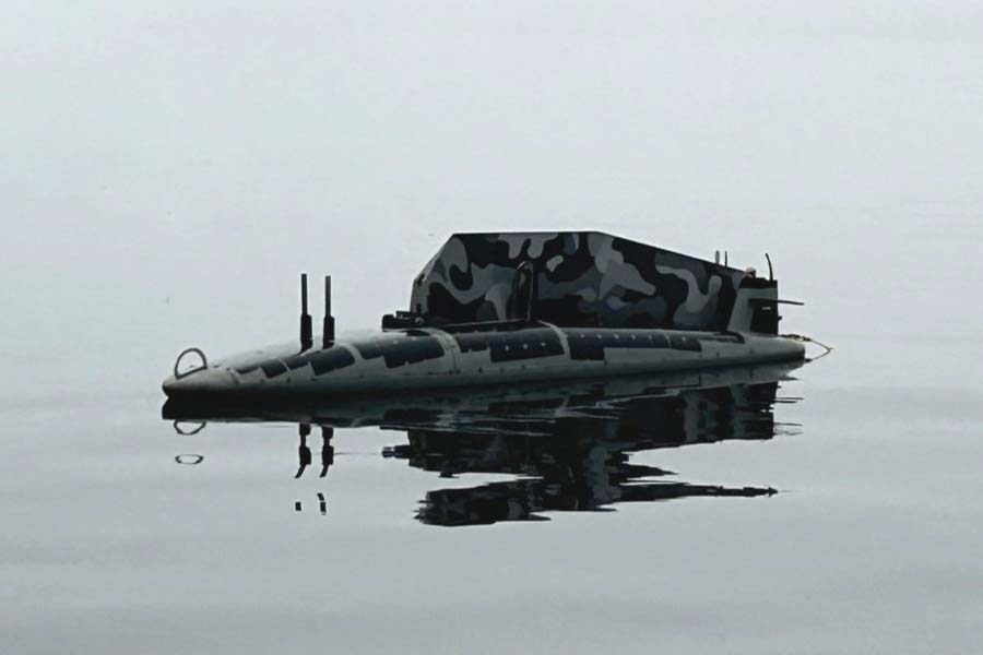 শুধু সামুদ্রিক অঞ্চলে প্রতিরক্ষার বিষয়টিই নয়, সমুদ্রে কোনও খনিজ পদার্থ বা তেলের ভান্ডারের খোঁজ, নজরদারি চালানো, সামুদ্রিক গবেষণার মতো বহুমুখী কাজও করবে এই বাহন। 