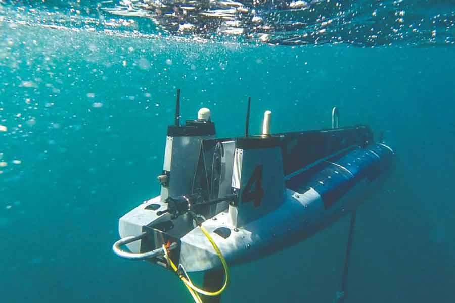 উদ্ধারকাজ, তল্লাশি অভিযান এমনকি উপকূলে নজরদারি চালানোর ক্ষেত্রেও এই সামরিক বাহনের ভূমিকা অনস্বীকার্য।