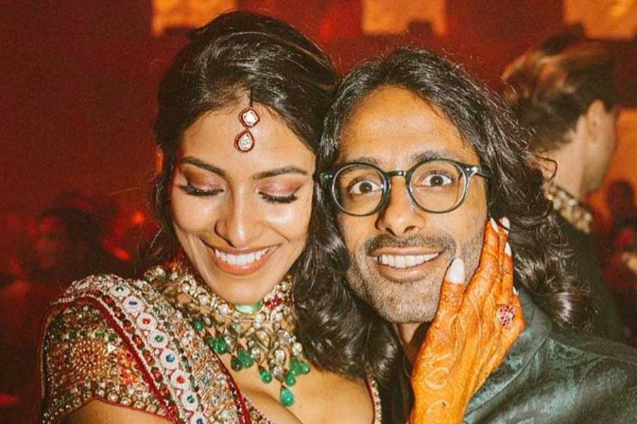 ছোটবেলা থেকেই পড়াশোনার প্রতি আগ্রহ ছিল আলিয়ার। উচ্চশিক্ষার জন্য আমেরিকায় চলে যান তিনি। বস্টনের একটি বিশ্ববিদ্যালয় থেকে আর্ট হিস্ট্রি নিয়ে স্নাতক ডিগ্রি অর্জন করেন তিনি।