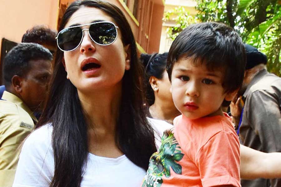 kareena kapoor saif ali khan son taimur ali khan chased by 50 paparazzi dgtl