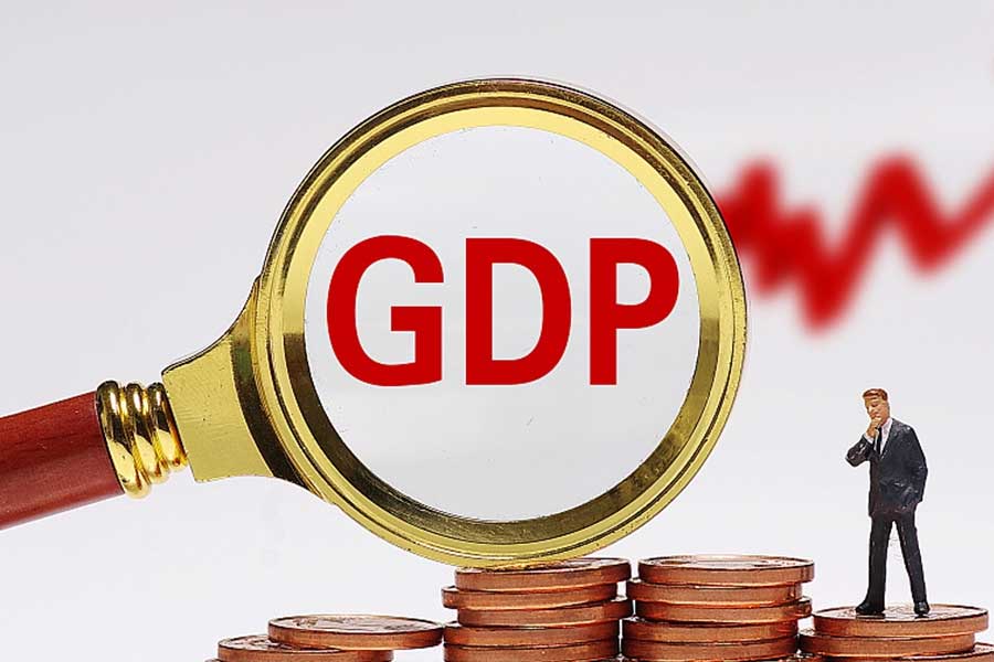 গত কয়েক বছর ধরে জি৭ নানা মহলে সমালোচনার শিকার হয়েছে। সদস্য দেশগুলির মিলিত জিডিপি হ্রাস পেয়েছে। একের পর এক চ্যালেঞ্জ তৈরি হয়েছে‌ বিশ্ব অর্থনীতির সামনে। প্রশ্ন উঠেছে জি৭-এর প্রাসঙ্গিকতা নিয়ে।