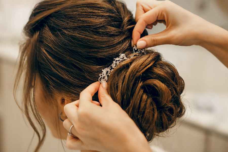 Hair care tips to get thick hair before your wedding