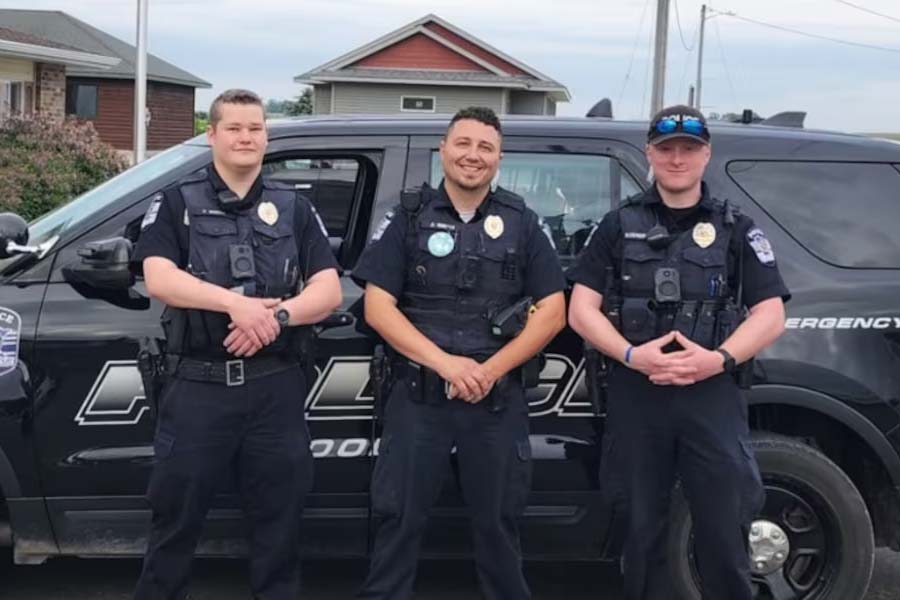 বিশেষজ্ঞদের অনেকের মতে, নয়াদিল্লিকে প্যাঁচে ফেলতে আটঘাট বাঁধছে আমেরিকা। প্রথমেই তাই চক্রান্তকারীর নাম নেওয়া হচ্ছে না। আরও তদন্ত করে উপযুক্ত প্রমাণ সংগ্রহ করে তবেই হয়তো নাম প্রকাশ করা হবে।