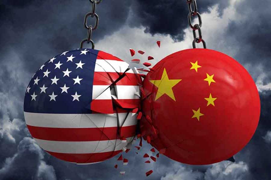 কয়েকটি সমীক্ষায় উঠে এসেছে, বহু মেরু নয়, আগামী দিনে বিশ্ব আসলে আবার দ্বিমেরুকেন্দ্রিক হিসাবে মাথা তুলতে চলেছে। যার এক দিকে থাকবে আমেরিকা, অন্য দিকে চিন। সে ক্ষেত্রে আবার এই দুই শক্তির মধ্যে ঠান্ডা লড়াইয়ের পরিস্থিতিও তৈরি হতে পারে বলে মনে করছেন অনেকে। 