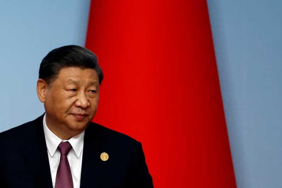 চিন যদি আমেরিকাকে ছাপিয়ে বিশ্বের এক নম্বর হতে চায়, তাদের প্রাথমিক প্রবণতা হওয়া উচিত আশপাশের এলাকাকে নিজেদের পক্ষে রাখা। সেই কারণেই গত কয়েক দশকে ভারত মহাসাগরীয় অঞ্চলে প্রতিপত্তি বৃদ্ধি করেছে বেজিং।