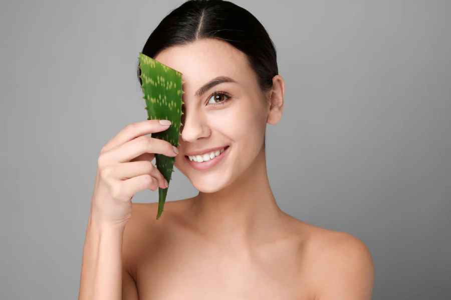 How to use aloe vera for tan removal