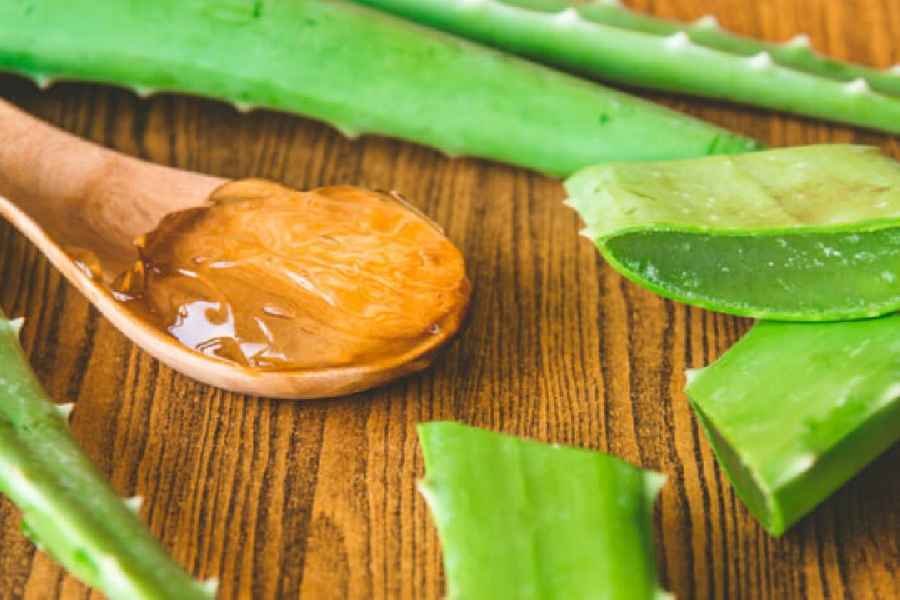 How to use aloe vera for tan removal