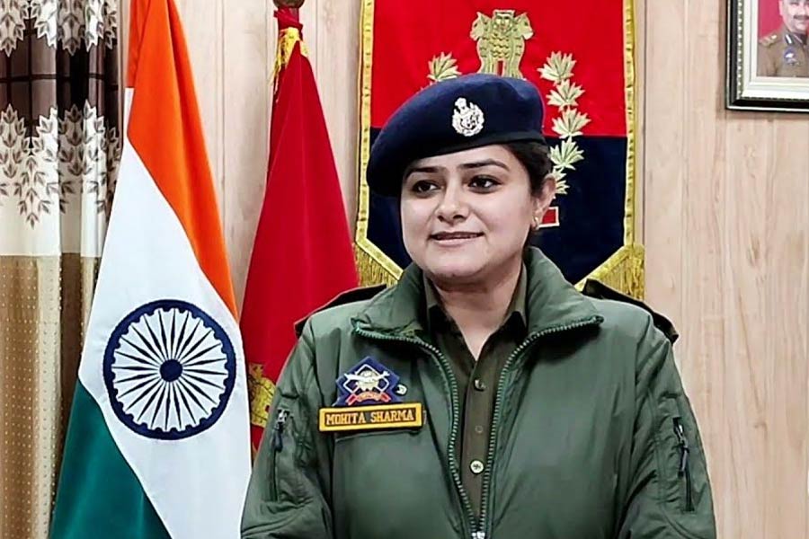 Woman cracked UPSC while doing govt job won rs 1 crore in KBC