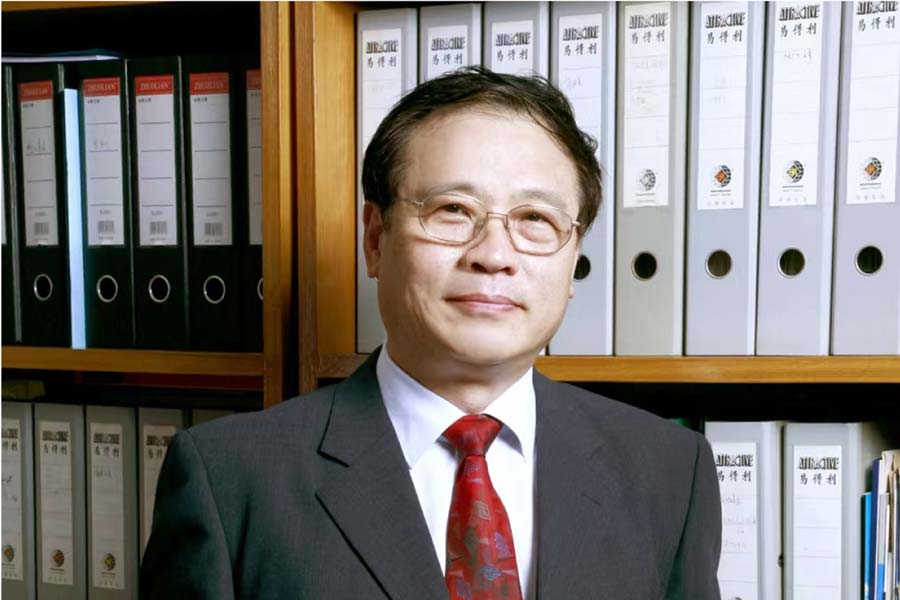 এ হেন হ্যারি পটারে ব্যবহৃত একটি ‘অস্ত্র’ এ বার হাতে পেল চিন। সৌজন্যে তাঁদের গবেষক চু জুনহাও। তিনি সম্প্রতি একটি অত্যাশ্চর্য আবিষ্কার করেছেন, যা বিজ্ঞানী মহলে সাড়া ফেলে দিয়েছে। 