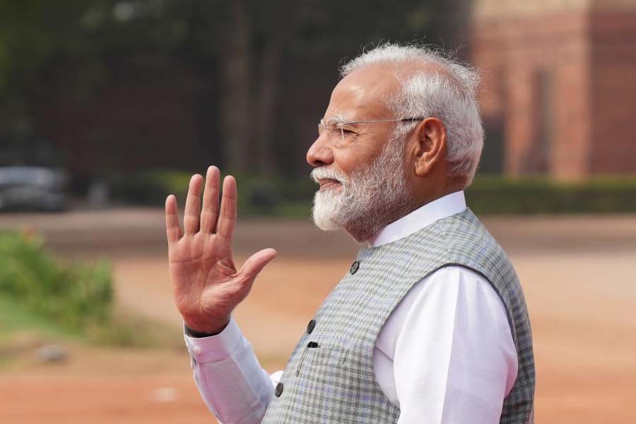 গত ১২ মার্চ পোখরানে হয় ‘ভারত শক্তি’ মহড়া। উপস্থিত ছিলেন প্রধানমন্ত্রী নরেন্দ্র মোদী। তখনই শোনা গিয়েছিল ‘তরঙ্গ শক্তি’-র আয়োজনের কথা।