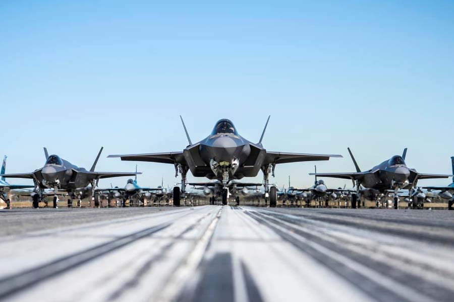 আমেরিকার বায়ুসেনার উদ্যোগে বছরে চার বার এমন মহড়া অনুষ্ঠিত হয়। এ বারের মহড়ায় ভারতীয় বায়ুসেনার সঙ্গে থাকতে পারে সিঙ্গাপুর বায়ুসেনা, ইংল্যান্ডের রয়্যাল এয়ার ফোর্স, নেদারল্যান্ডের রয়্যাল এয়ারফোর্স এবং জার্মান লুফটওয়াফ।