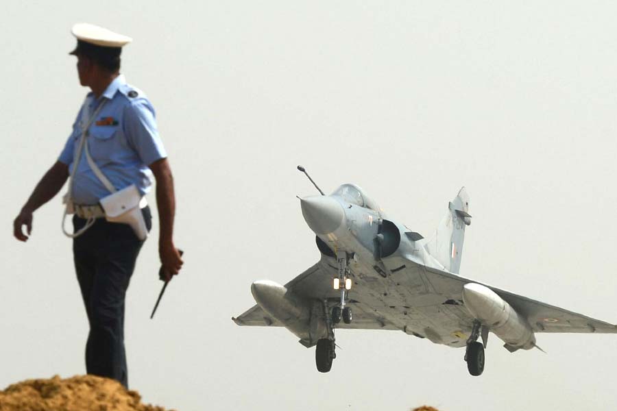 ‘বায়ু শক্তি’র মহড়া হবে পোখরানের থর মরুভূমিতে। তাতে রয়েছে বিভিন্ন লক্ষ্যবস্তুতে বোমাবর্ষণের মহড়া। দ্বিতীয় মহড়া ‘গগন শক্তি’র। আর তৃতীয় বড় মহড়া হল ‘তরঙ্গ শক্তি’।