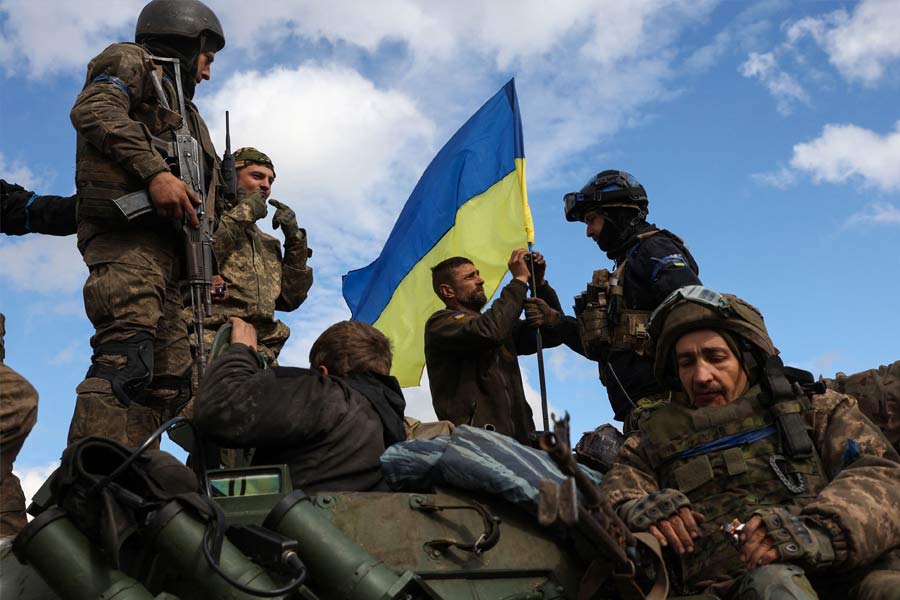 পুরনো সুসম্পর্কের কথা মাথায় রেখেও রুশ-ইউক্রেন যুদ্ধে সরাসরি মস্কোর পক্ষ নেয়নি ভিয়েতনাম। বরং এ ক্ষেত্রে ভারসাম্যের নীতি নিয়েছে তারা।