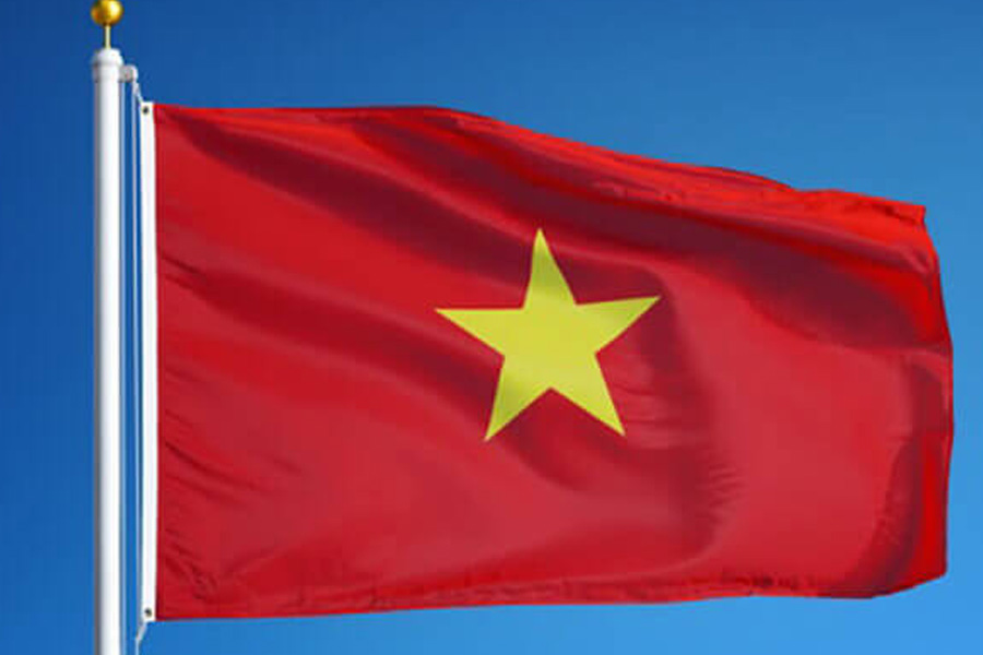 এক দিকে ভিয়েতনাম যেমন ইউক্রেনে ত্রাণসামগ্রী পাঠিয়েছে, তেমনই রাষ্ট্রপুঞ্জের সাধারণ সভায় রাশিয়ার বিরুদ্ধে নিন্দা জানিয়ে আনা অন্তত চারটি প্রস্তাবে ভোটদান করা থেকে বিরত থেকেছে।