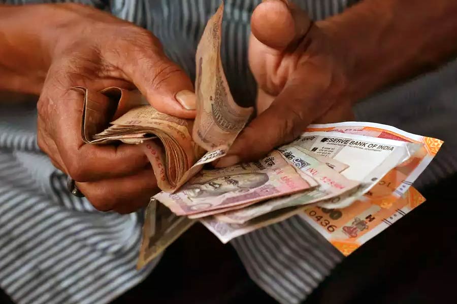 ২০২২-২৩ অর্থবর্ষে ভারতের মোট অর্থনীতির পরিমাণ ছিল ৪৩ লক্ষ কোটি টাকা। অন্যান্য দেশে যখন জিডিপি দুই কিংবা তিন শতাংশ বেড়েছে, সেখানে এক বছরে ১৬ শতাংশের বেশি বৃদ্ধি পেয়েছে ভারতের জিডিপি। 