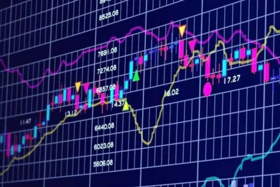 পরিসংখ্যান বলছে, গত এক বছরে স্টক থেকে এলআইসি ৭১.৭৪ শতাংশ রিটার্ন পেয়েছে। এই সাফল্য আকর্ষণ করেছে বিনিয়োগকারীদেরও। যা সংস্থার নির্ভরযোগ্যতা এবং বৃদ্ধিকে সুনিশ্চিত করেছে। 