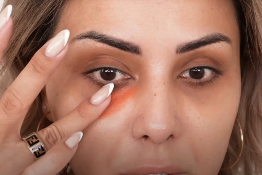 Step by step guide to cover dark circles with makeup just like a professional makeup artist