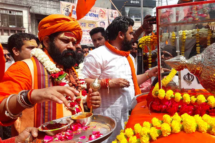 Mahanta loses PSO after heated exchange with ayodhya DM over BJP poll defeat 