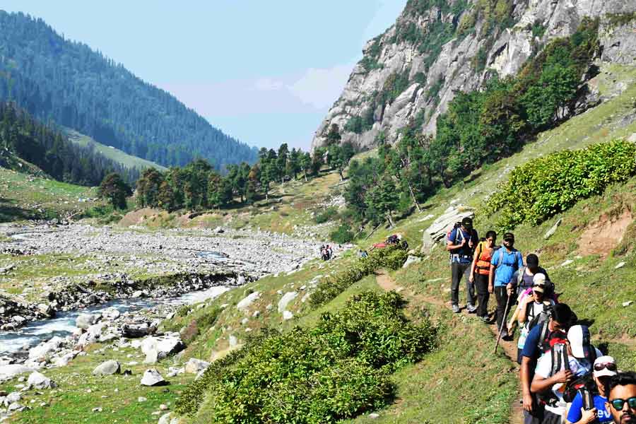 ট্রেক করতে পারেন হাম্পতা পাস। 