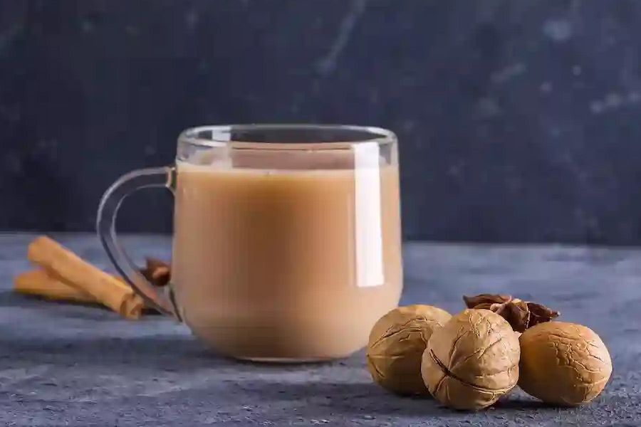 What are the benefits of nutmeg milk at night time