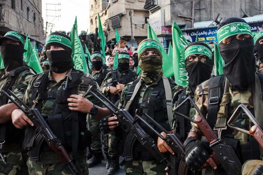 প্রাথমিক ভাবে জানা গিয়েছে, এই রাদ গাজ়ায় হামাসের রণকৌশলগত দিকটি পরিচালনা করতেন। তাই তাঁর মৃত্যু প্যালেস্টিনীয় সশস্ত্র সংগঠনটির কাছে বড় ধাক্কা বলেই মনে করা হচ্ছে।