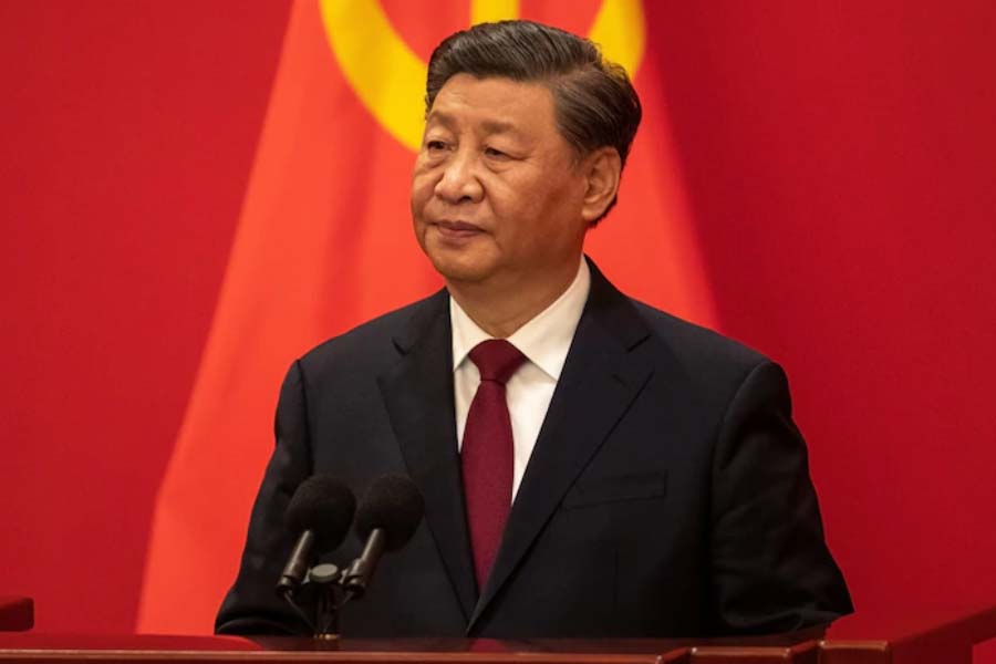 এখানেই অদৃশ্য হয়ে ছড়ি ঘোরাচ্ছে চিন। মনে করা হচ্ছে, কোবাল্ট উত্তোলনের ক্ষেত্রে শ্রীলঙ্কার দিকে সাহায্যের হাত বাড়িয়ে দিয়েছে তারা। সেই জোরেই উত্তোলনের আবেদন জানিয়েছে কলম্বো।