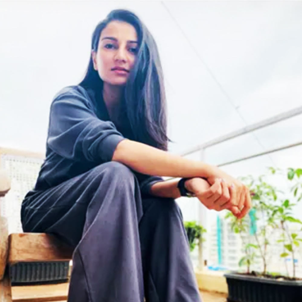 দীপিকা পাড়ুকোন, শাহরুখ খানের মতো তারকাদের সঙ্গে কাজ করার সুযোগ পান সনম। আনাইতার সঙ্গে কয়েক বছর কাজ করার পর নিজের পথ চলা শুরু হয় তাঁর।