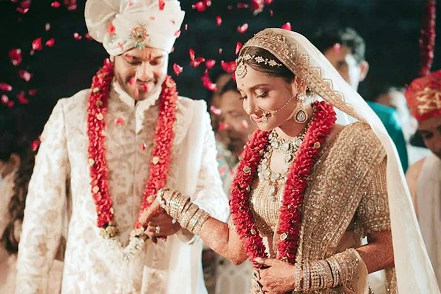 Bollywood Actresses who wore white and bridal outfits and looked dreamy 