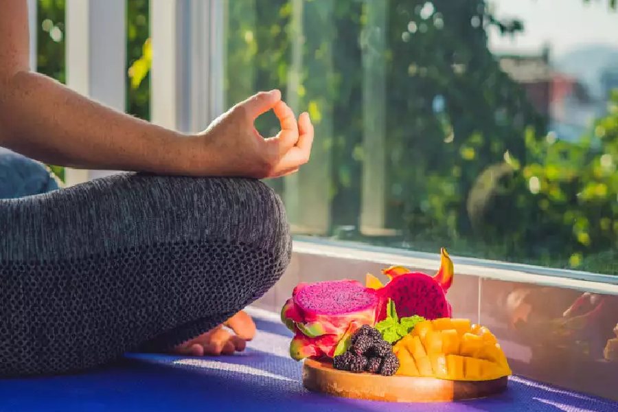 Know what to eat before and after practicing yoga