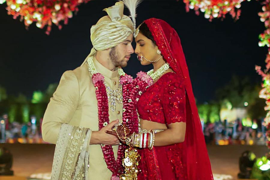 As Sonakshi Sinha, Katrina Kaif to Shah Rukh khan Bollywood celebrities who done interfaith marriage