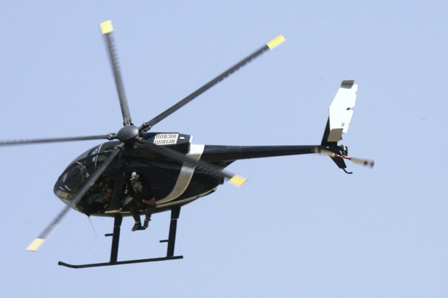 উইকিলিক্‌‌সের তরফে প্রকাশিত ওই গোপন নথিতে থাকা একটি ভিডিয়োয় দেখা যায়, ২০০৭ সালে ইরাকে আমেরিকার হেলিকপ্টার থেকে সাধারণ নাগরিকদের লক্ষ্য করে গুলি চালানো হচ্ছে। নিহত সাধারণ মানুষদের মধ্যে ছিলেন সংবাদ সংস্থা রয়টার্সের দুই সাংবাদিকও। যদিও এই ভিডিয়োর সত্যতা যাচাই করেনি আনন্দবাজার অনলাইন। তবে এই নথি প্রকাশ্যে আসার পরেই শোরগোল পড়ে যায় গোটা বিশ্বে।