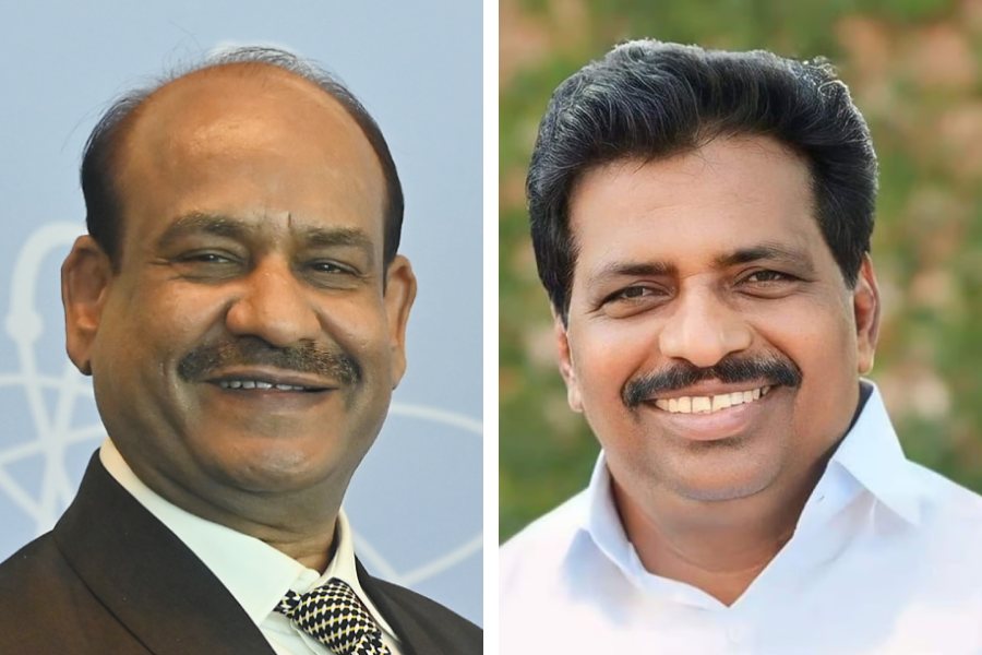 ওম বিড়লা (বাঁ দিকে) এবং কে সুরেশ (ডান দিকে) 