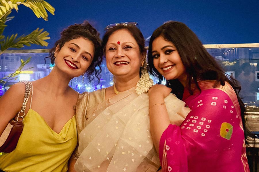 Elder sister Chitrangada Satarupa penned her thoughts on Bengali actress Ritabhari Chakraborty’s birthday