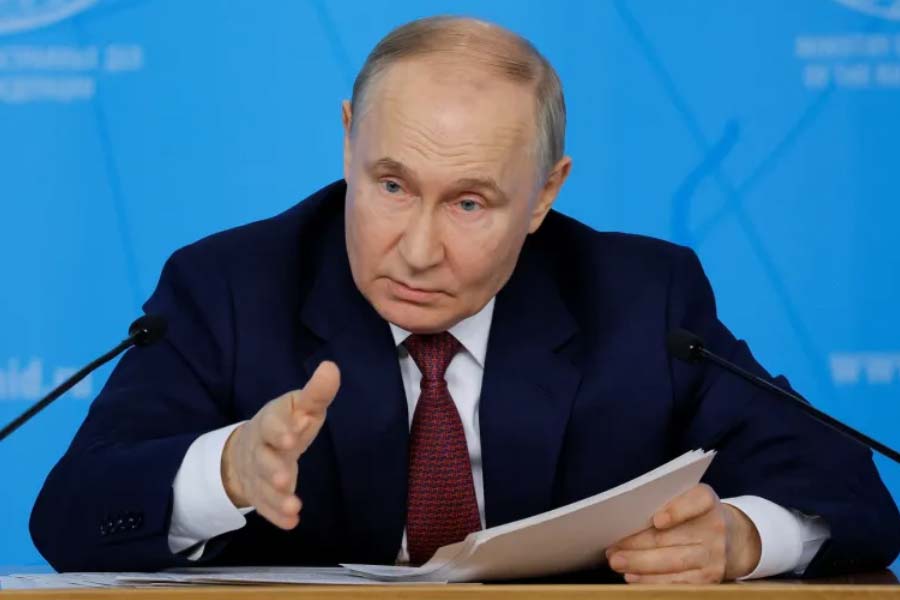 Russia blames US for Crimea deaths and vows response