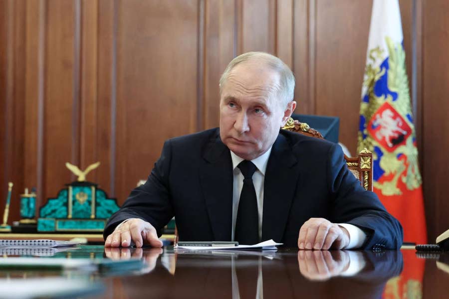 Russia blames US for Crimea deaths and vows response